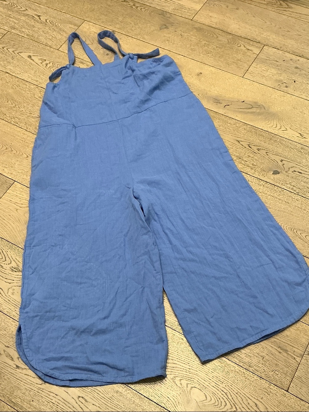 Woman’s Pact periwinkle pull on wide leg overalls. Large. Organic cotton. Cute!